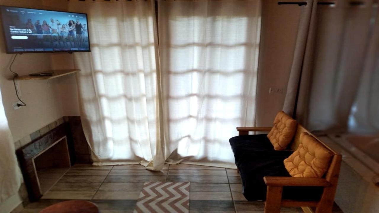 Chale Som Do Riacho Com Hidromassagem E Lareira A 20 Minutos De Goncalves-mg